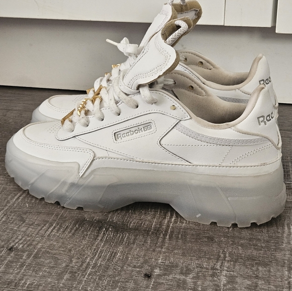 Club C Cardi Platform Sneaker Reebok, Size 9.5 - Picture 5 of 11